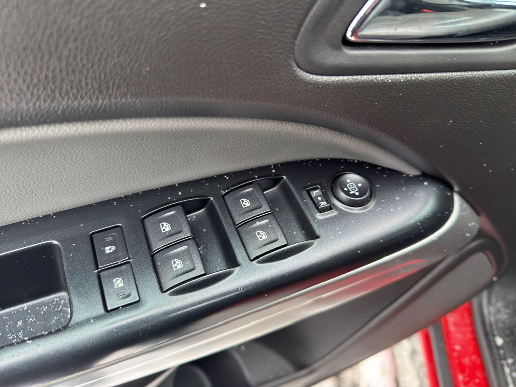 Used 2015 Chevrolet Colorado LT w/ Luxury Package image 12