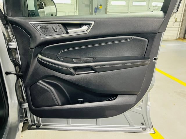 Used 2021 Ford Edge Titanium AWD/4WD image 35