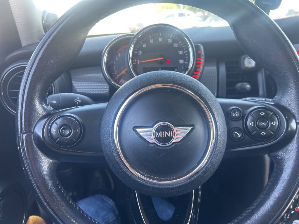 Used 2015 MINI Cooper 4-Door Hardtop FWD image 12