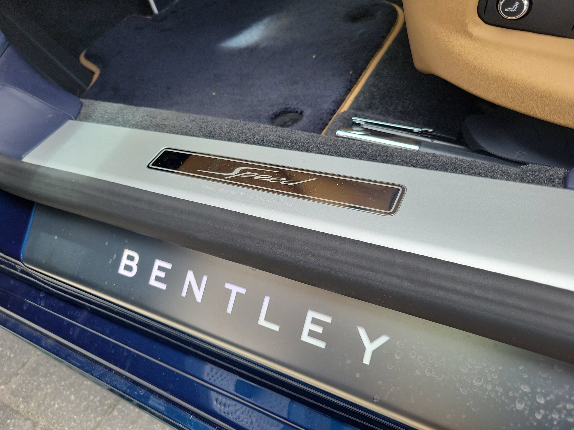 Used 2025 Bentley Flying Spur Plug-In Hybrid AWD/4WD image 56