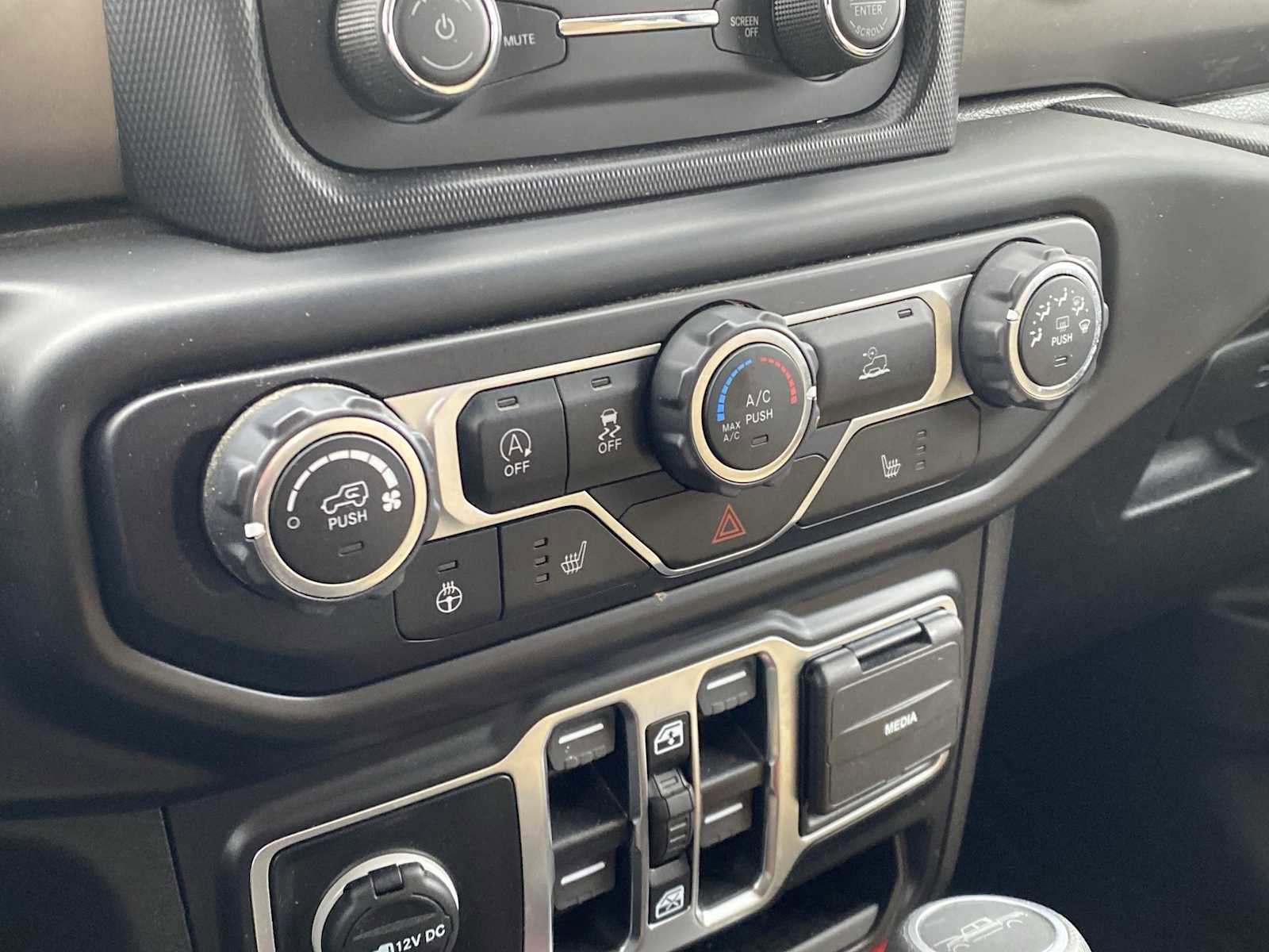 Certified 2020 Jeep Gladiator Sport w/ Quick Order Package 24S image 23