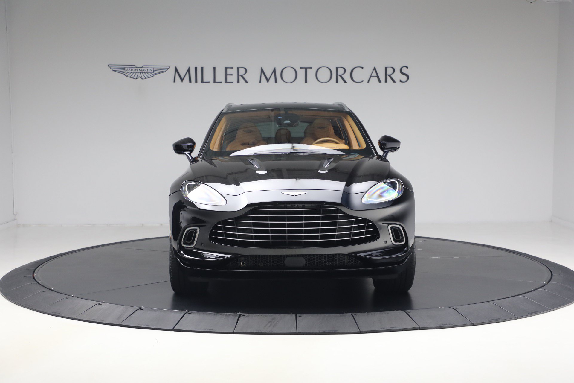 Used 2021 Aston Martin DBX AWD/4WD image 12