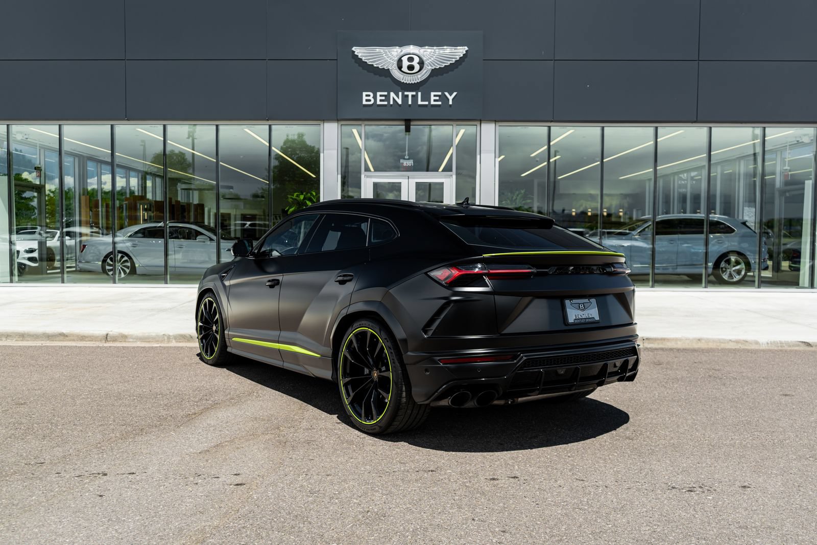 Used 2022 Lamborghini Urus AWD/4WD image 8