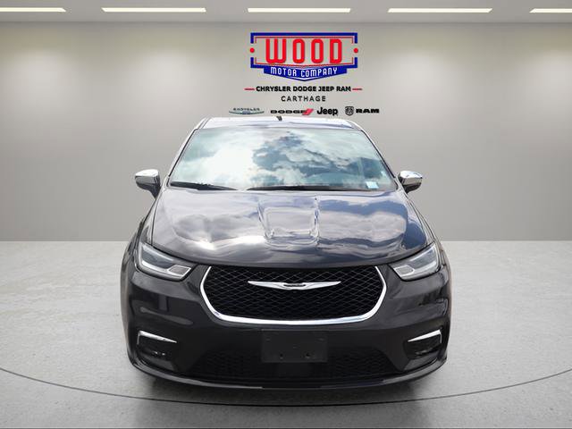 Used 2023 Chrysler Pacifica Limited FWD image 9