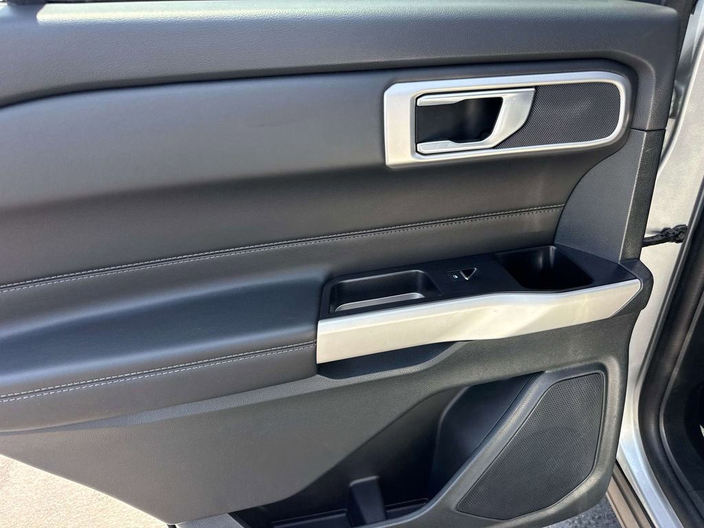 Certified 2023 Ford Explorer XLT RWD image 10