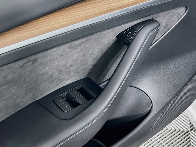 Used 2023 Tesla Model 3 Standard Range RWD image 19
