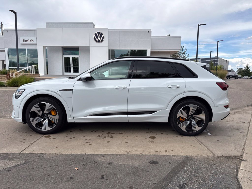 Used 2023 Audi e-tron Premium Plus w/ Premium Plus Package AWD/4WD image 2