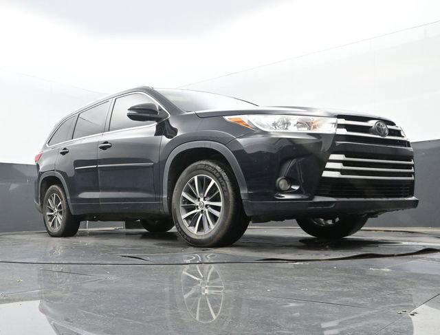 Used 2017 Toyota Highlander XLE FWD image 9