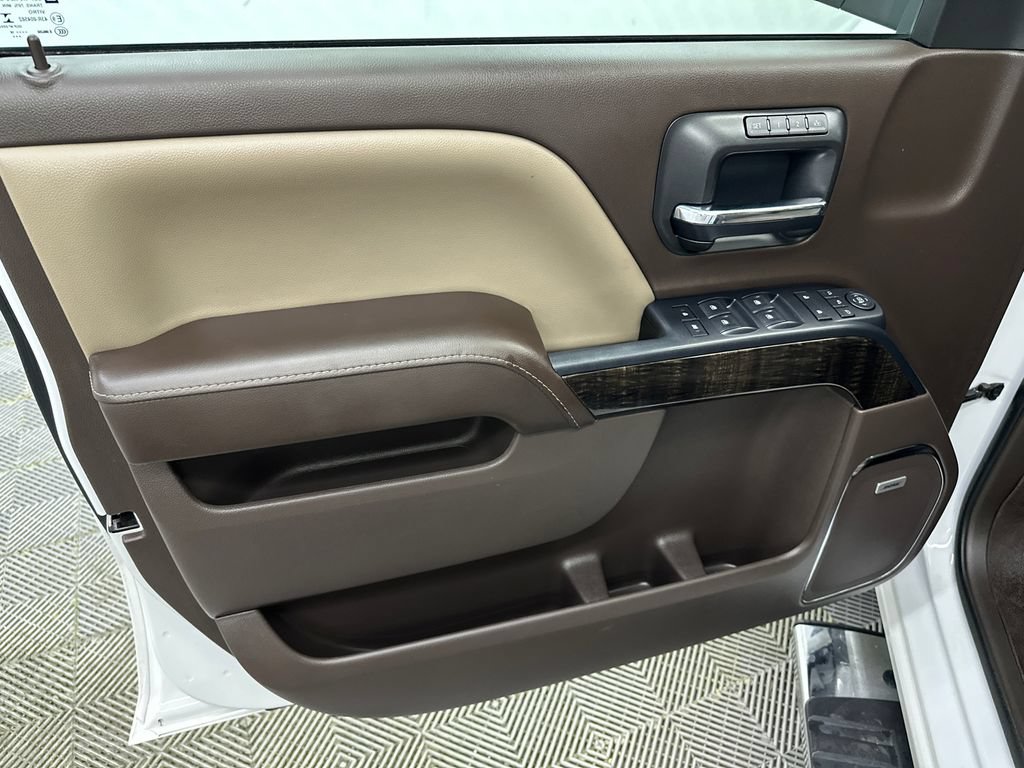 Used 2016 GMC Sierra 1500 Denali w/ Enhanced Driver Alert Package AWD/4WD image 11