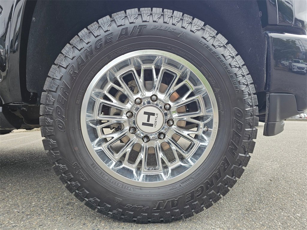 Used 2022 Chevrolet Silverado 2500 High Country w/ Z71 Off-Road Package image 9