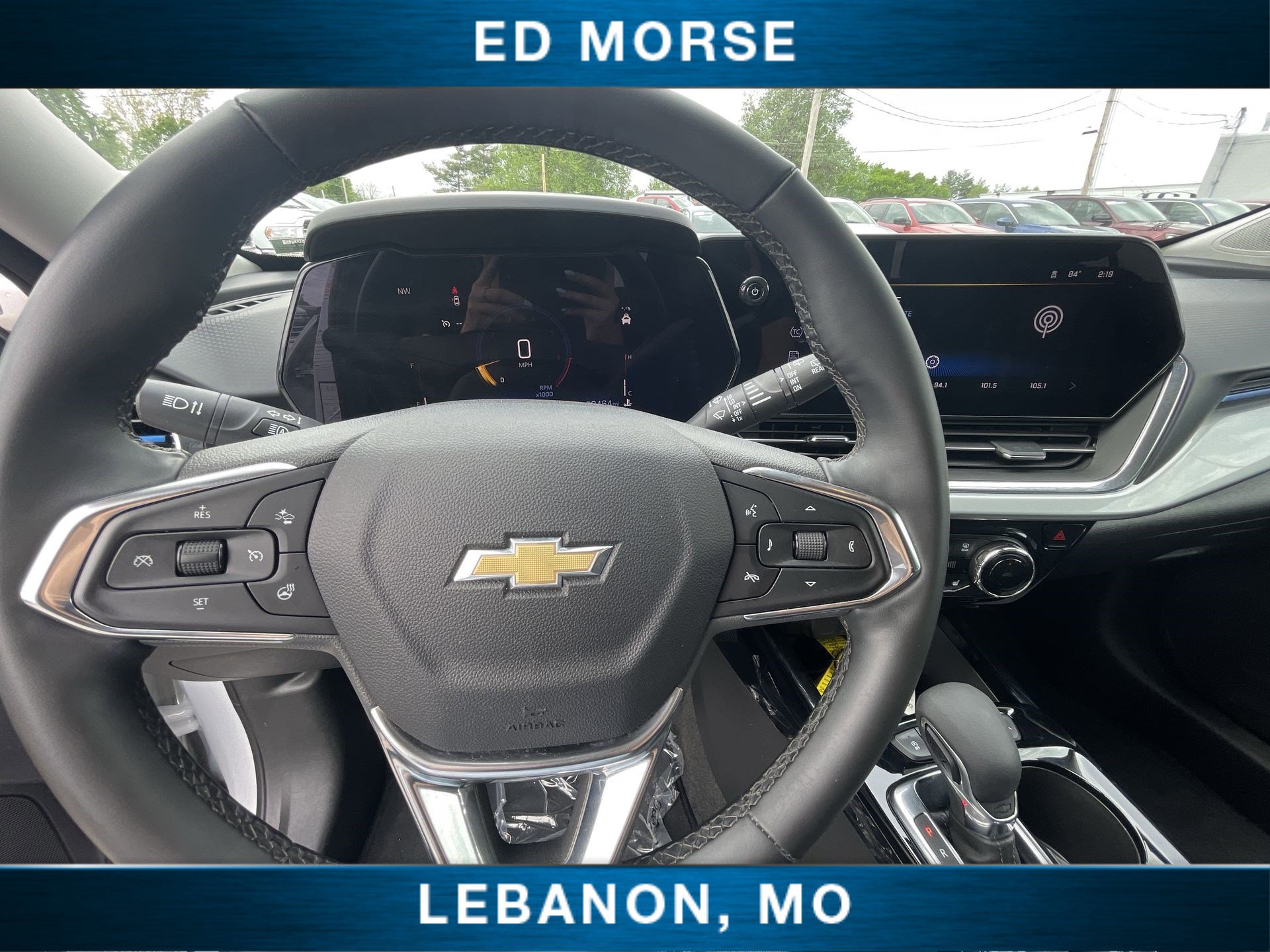 Certified 2025 Chevrolet Trax LT w/ LT Convenience Package FWD image 11