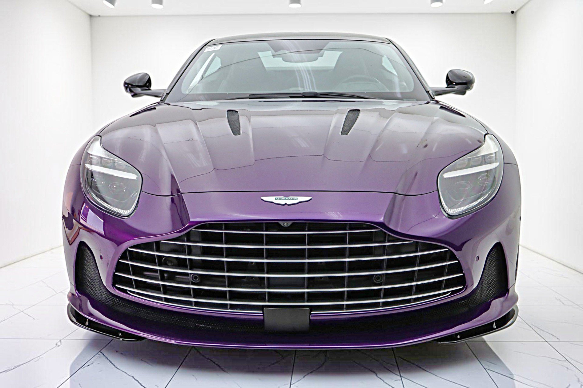 Used 2024 Aston Martin DB12 Coupe RWD image 18