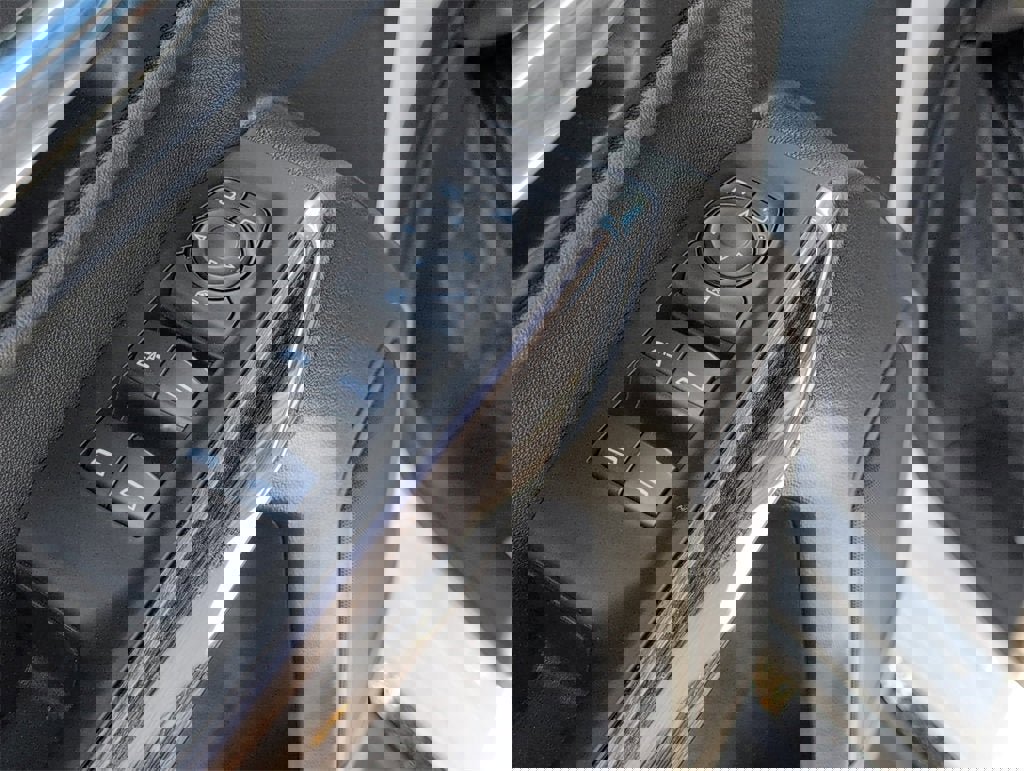 Used 2020 Chevrolet Silverado 1500 LT w/ Convenience Package image 12