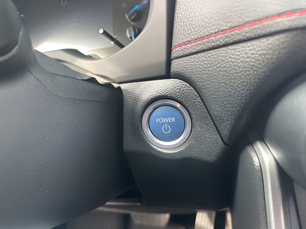 Used 2021 Toyota RAV4 SE image 21