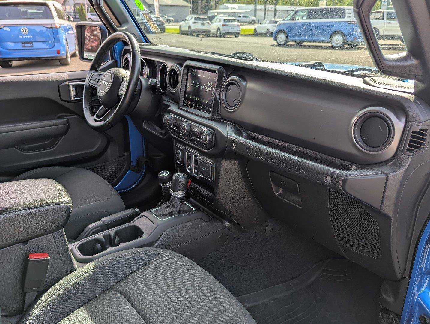 Used 2022 Jeep Wrangler Sport AWD/4WD image 36
