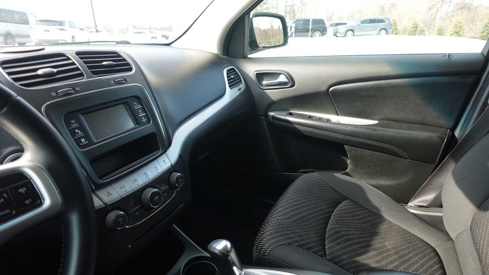 Used 2017 Dodge Journey SE w/ Flexible Seating Group image 23