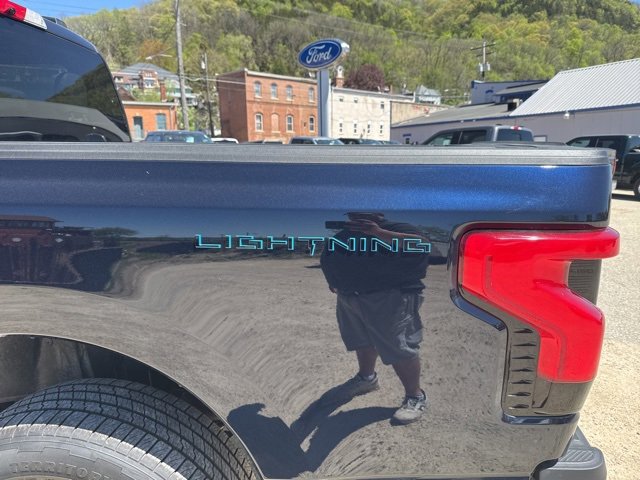 New 2025 Ford F150 Lightning Flash image 4