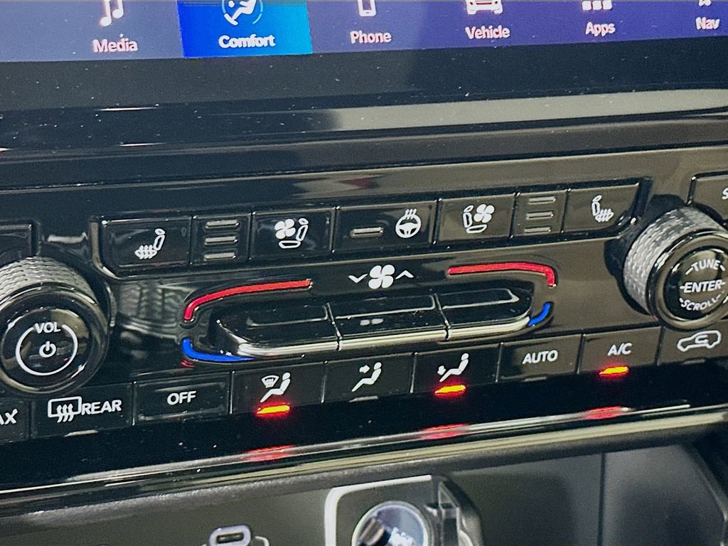 New 2025 Jeep Grand Cherokee L Limited w/ Luxury Tech Group II image 28