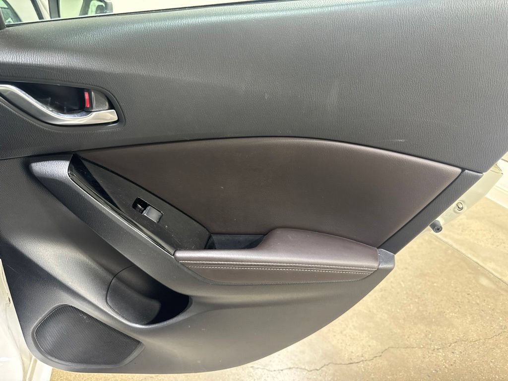 Used 2018 MAZDA MAZDA3 Grand Touring FWD image 23