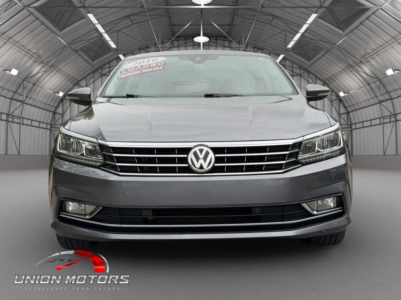 Used 2016 Volkswagen Passat 3.6 SEL Premium FWD image 2