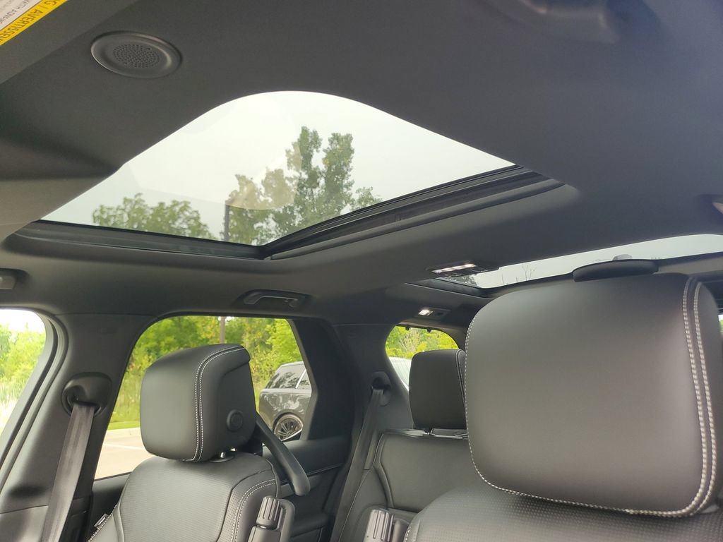 New 2026 Land Rover Discovery Dynamic SE AWD/4WD image 11
