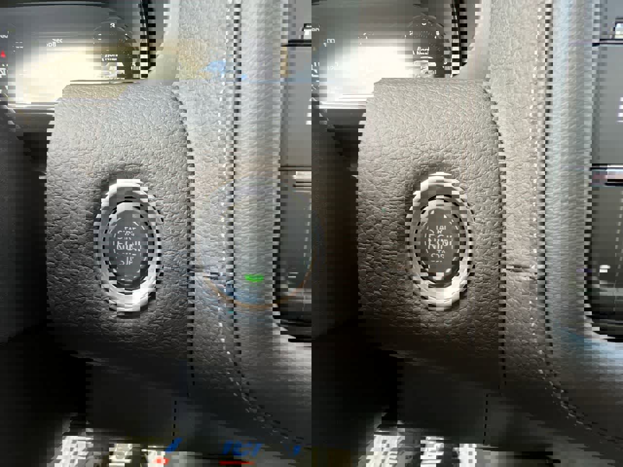 Used 2024 GMC Yukon XL Denali w/ Advanced Technology Package image 17