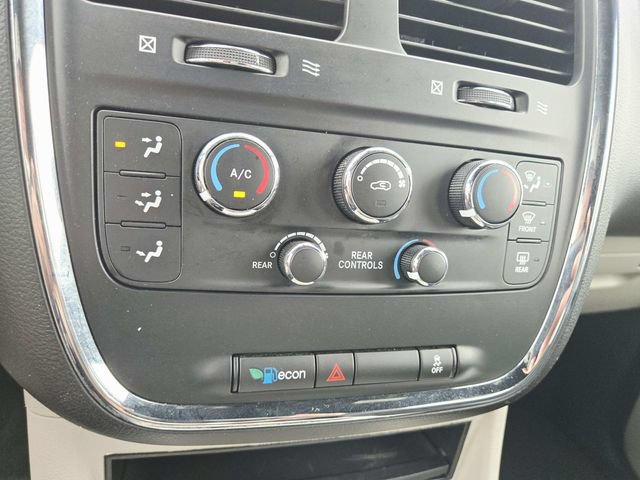 Used 2018 Dodge Grand Caravan SXT FWD image 25