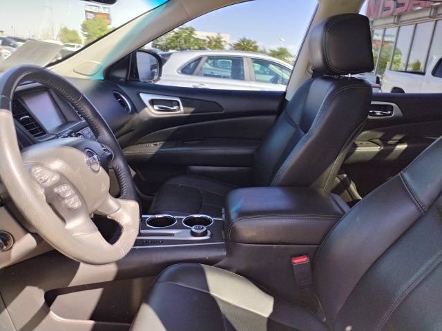 Used 2016 Nissan Pathfinder Platinum w/ Family Entertainment Package AWD/4WD image 16