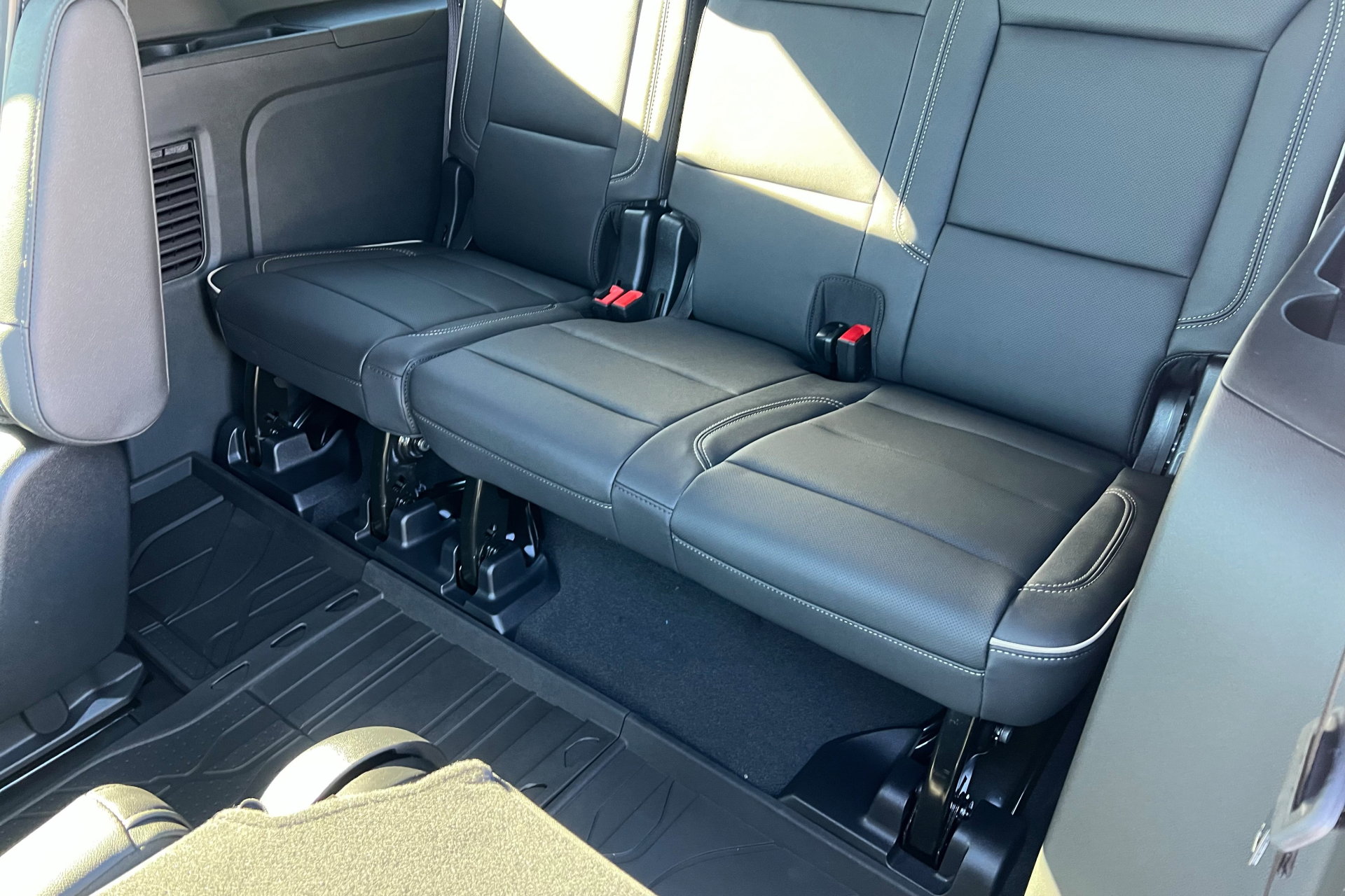 New 2026 Chevrolet Suburban Premier image 26