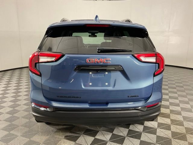 Used 2024 GMC Terrain SLT w/ Elevation Edition image 5
