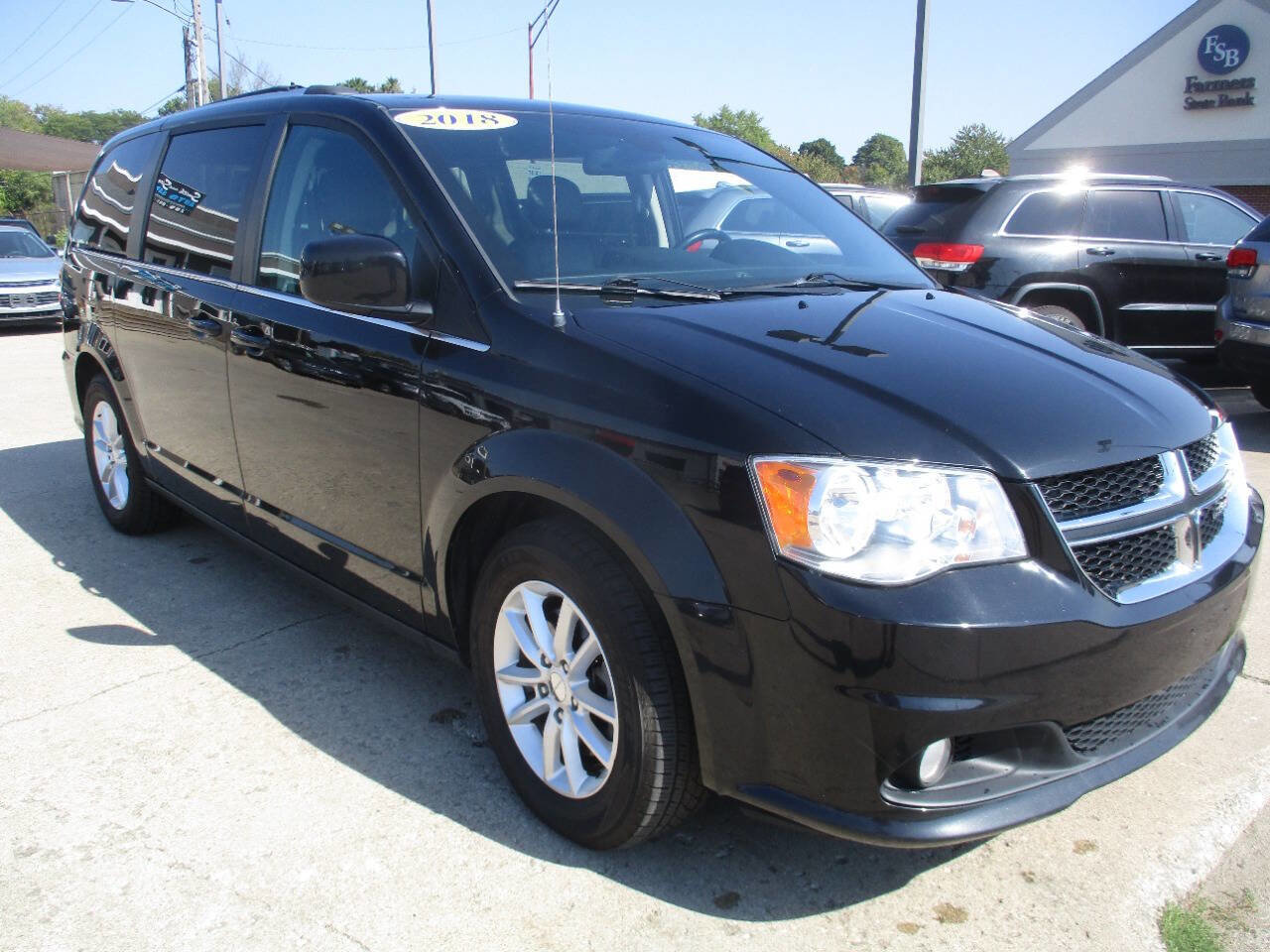 Used 2018 Dodge Grand Caravan SXT image 8