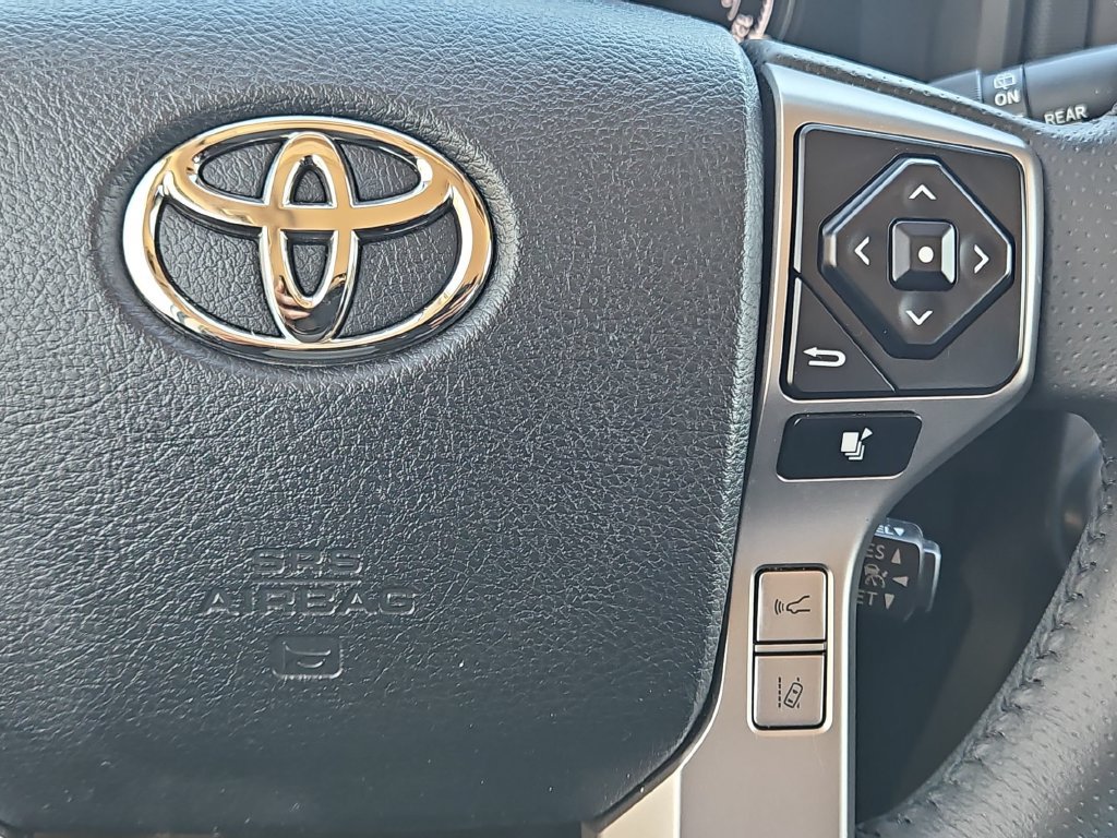 Used 2023 Toyota 4Runner SR5 AWD/4WD image 25