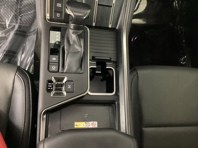 Used 2024 Lexus GX 550 w/ Accessory Package (Z1) AWD/4WD image 20