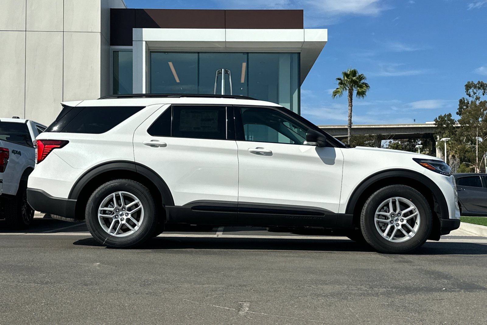 New 2026 Ford Explorer Active w/ Active Comfort Package RWD image 2