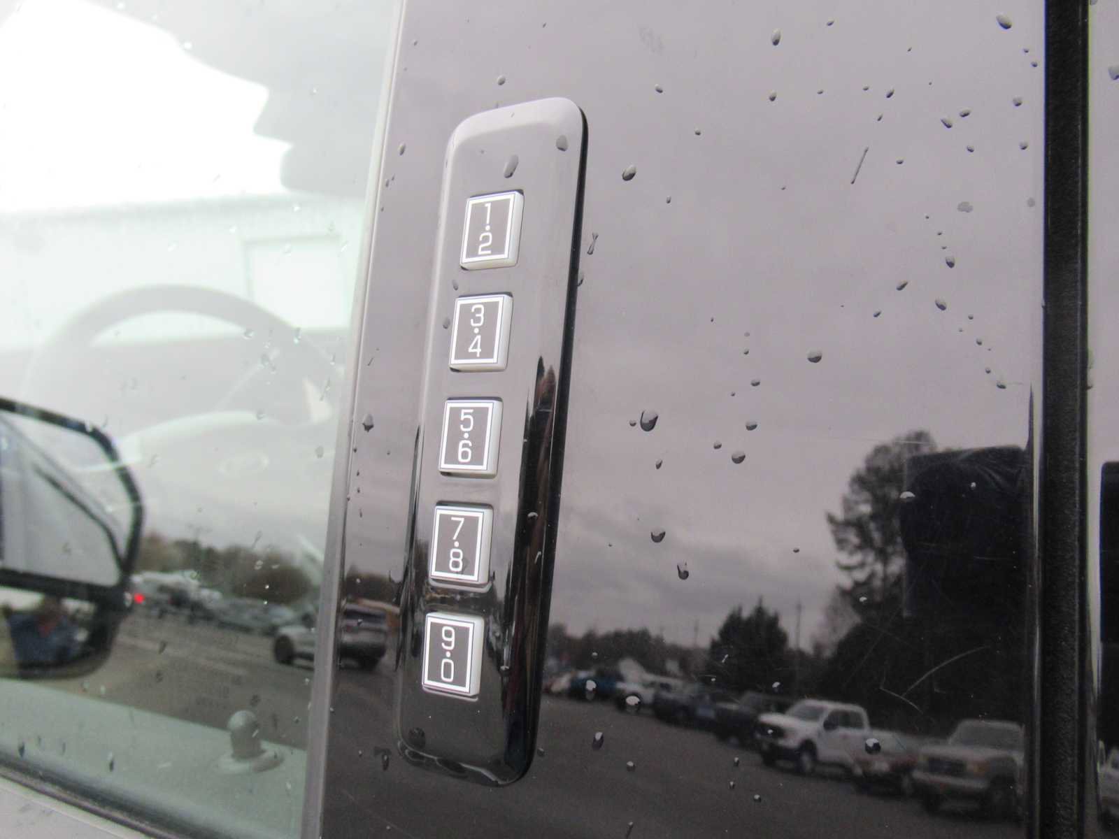 Used 2024 Ford F250 Lariat image 25