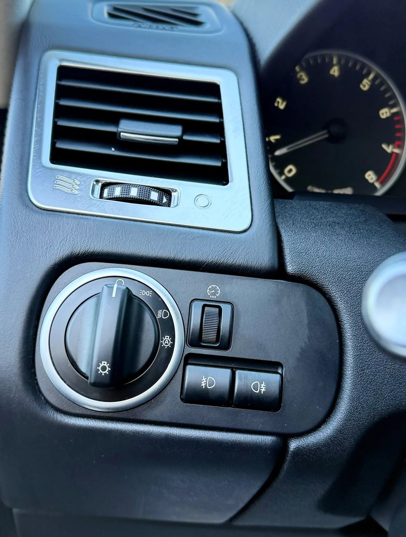 Used 2013 Land Rover Range Rover Sport HSE LUX image 24