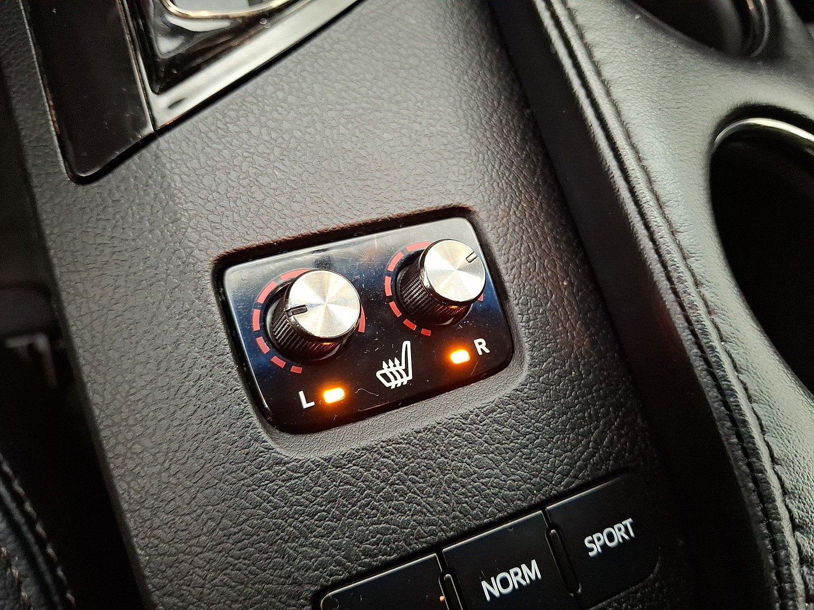 Used 2016 Toyota Avalon Touring FWD image 11