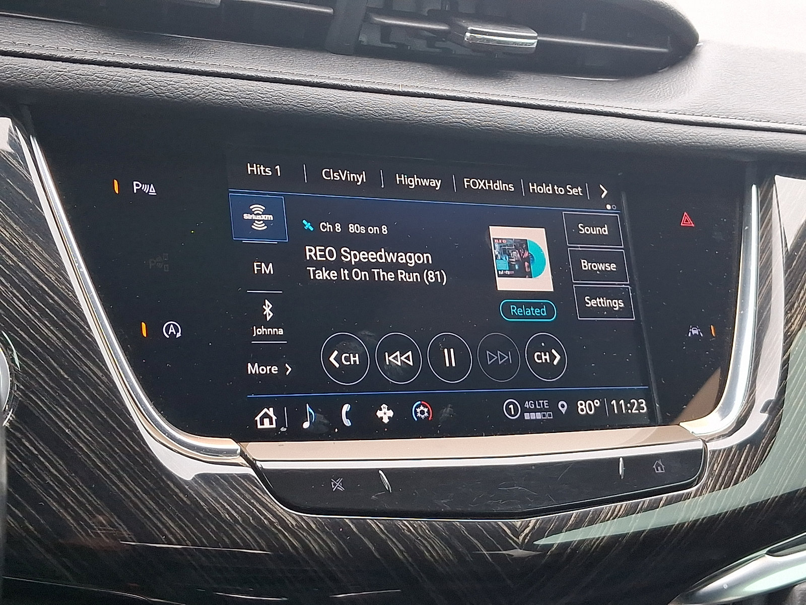 Used 2022 Cadillac XT6 Premium Luxury w/ LPO, Floor Liner Package AWD/4WD image 18