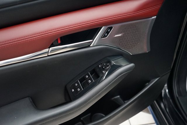 Used 2020 MAZDA MAZDA3 Hatchback w/ Premium Package image 23