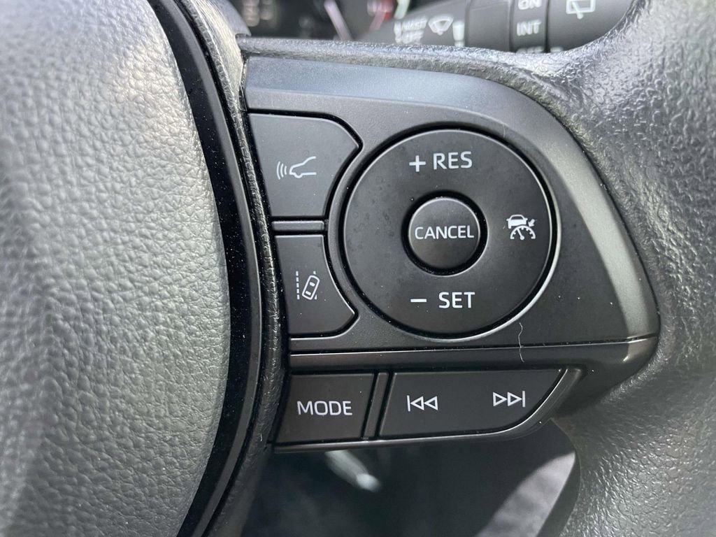 Used 2025 Toyota RAV4 XLE w/ Convenience Package image 35