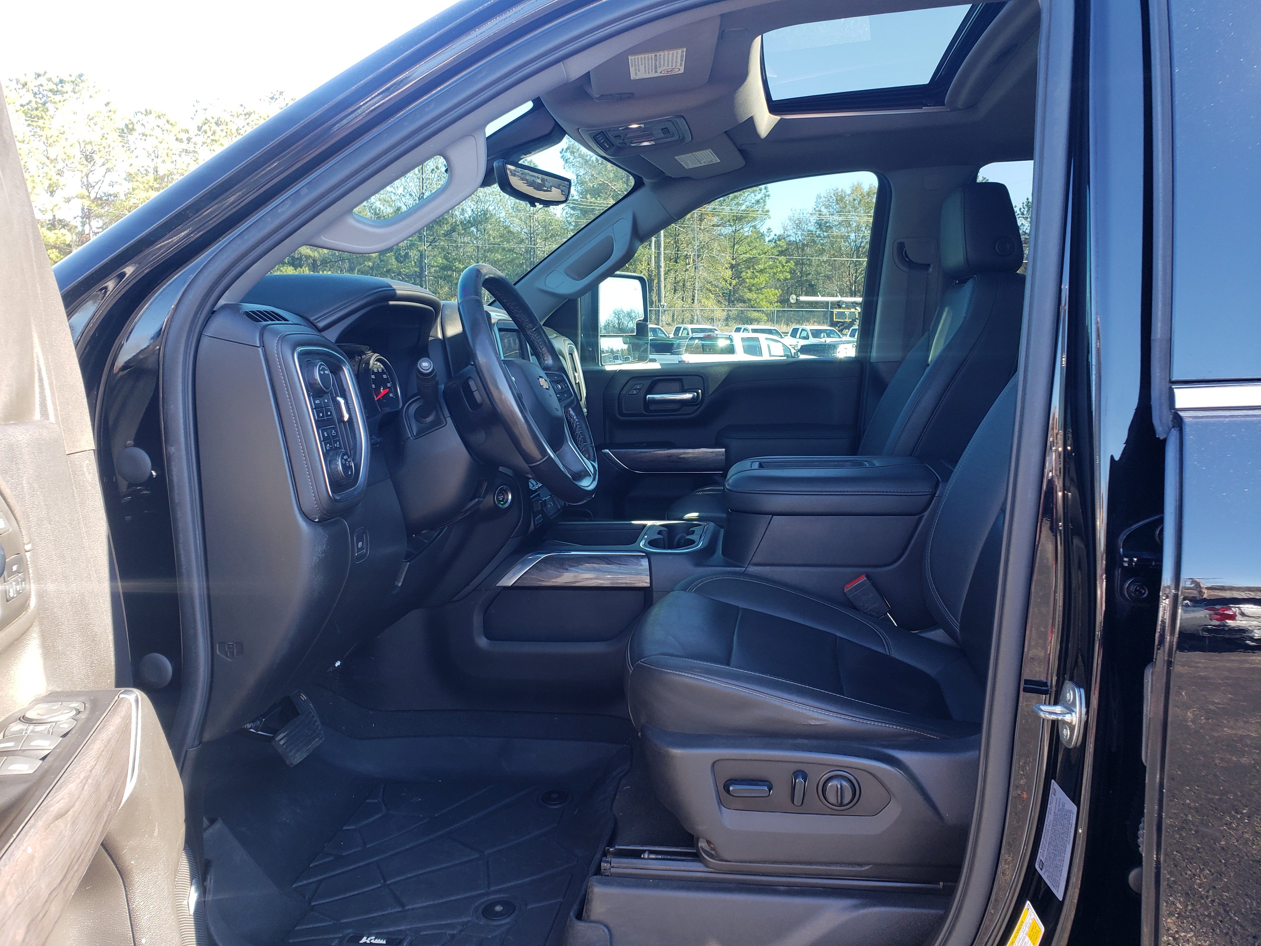 Used 2022 Chevrolet Silverado 2500 LTZ w/ LTZ Premium Package image 30