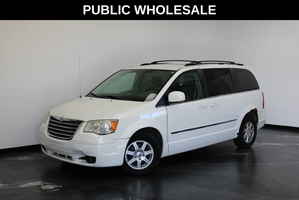 Used 2009 Chrysler Town & Country Touring FWD 360° Tour
