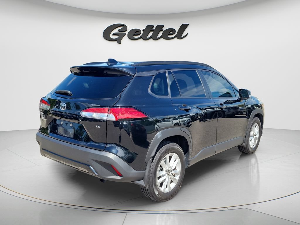 Used 2025 Toyota Corolla Cross LE FWD image 5