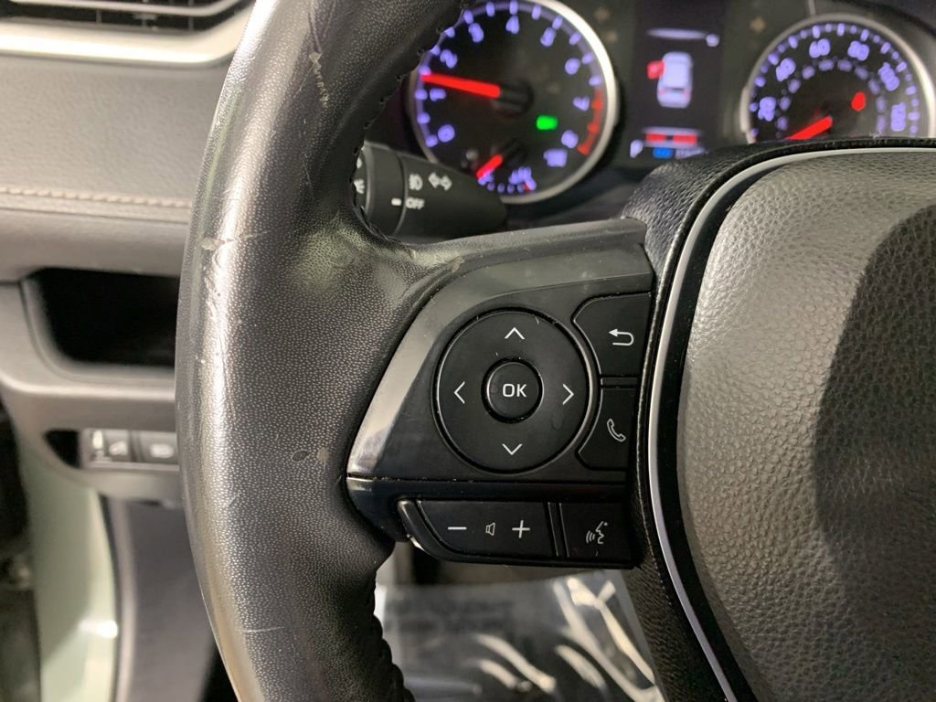 Used 2020 Toyota RAV4 XLE Premium FWD image 19