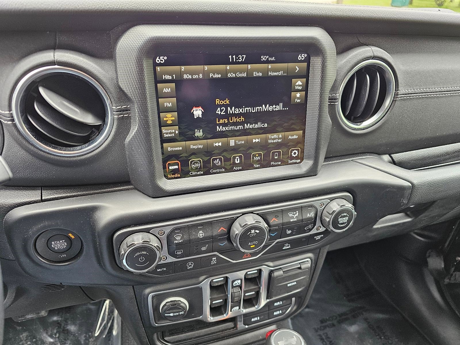 Used 2023 Jeep Wrangler Unlimited Sahara w/ Cold Weather Group AWD/4WD image 17