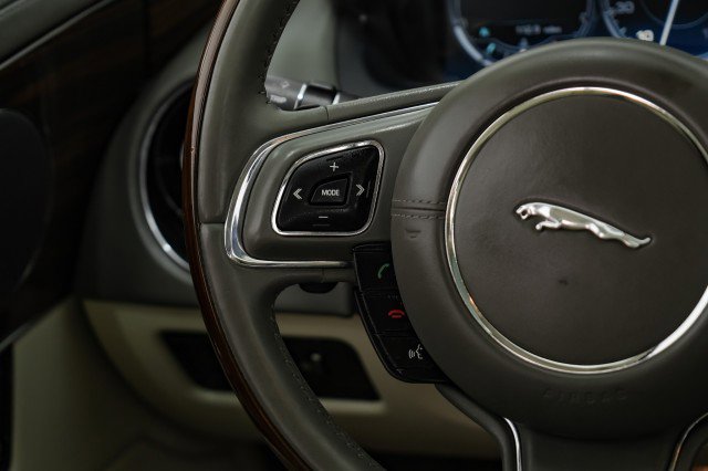 Used 2012 Jaguar XJ L image 14