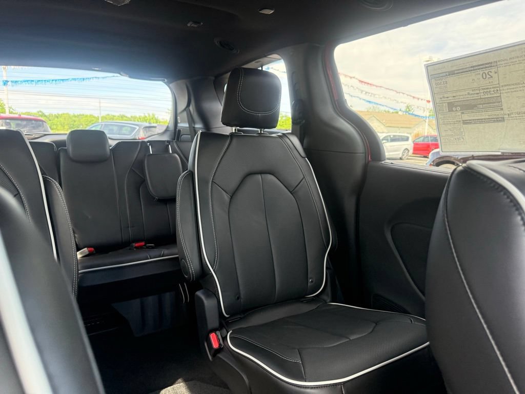 New 2027 Chrysler Pacifica Limited AWD/4WD image 67