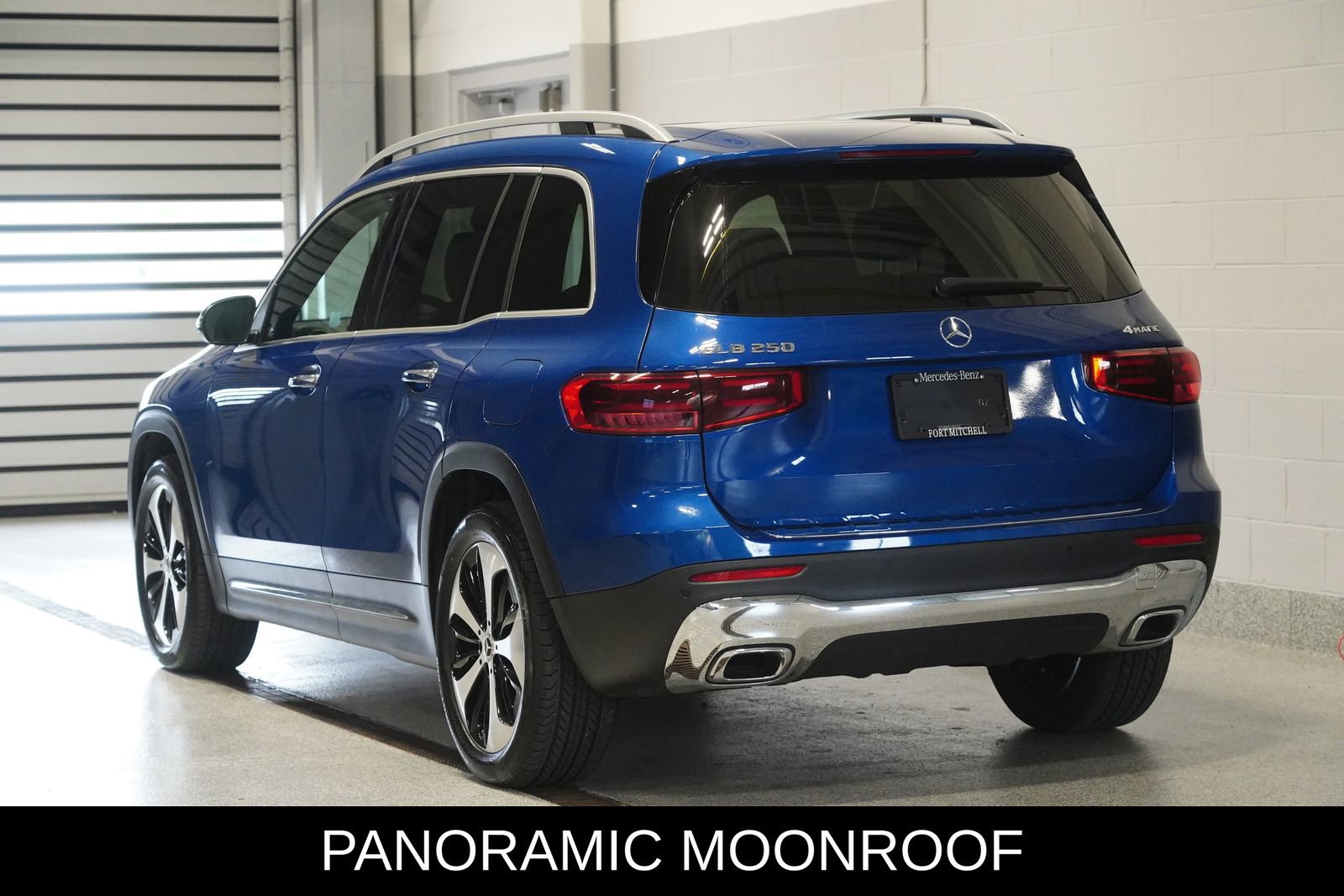 Used 2026 Mercedes-Benz GLB 250 4MATIC image 4