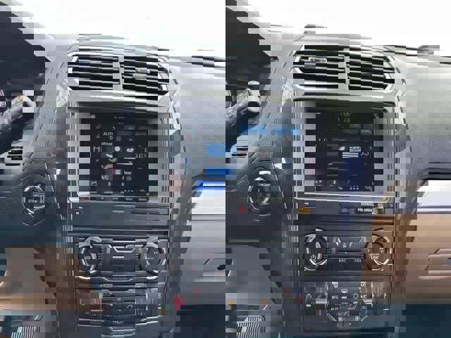 Used 2017 Ford Explorer XLT w/ Equipment Group 202A image 7