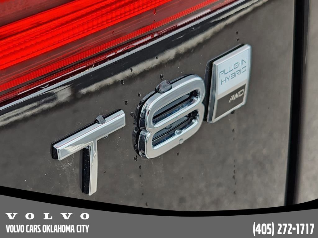 Certified 2025 Volvo XC60 T8 Plus w/ Protection Package Premier image 10